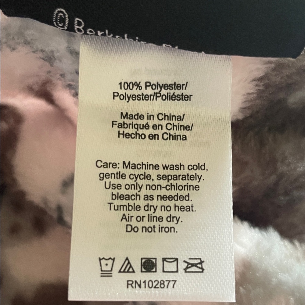 Dachshund Decorative Lili Chin Throw blanket- Pink & Gray - Picture 8 of 8